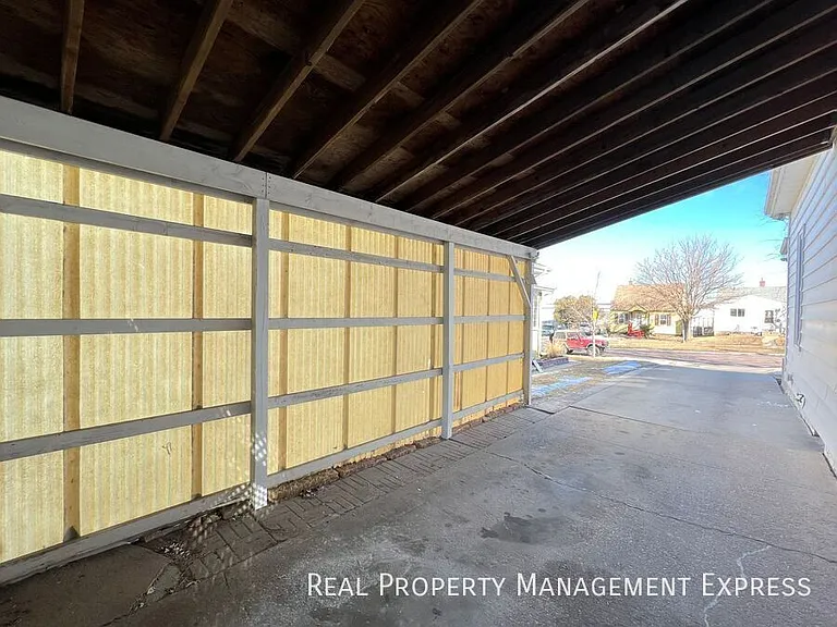 715 S 4th Ave — Photo 15