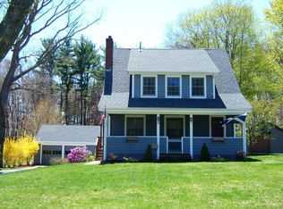 10 School St, Hanover, MA 02339