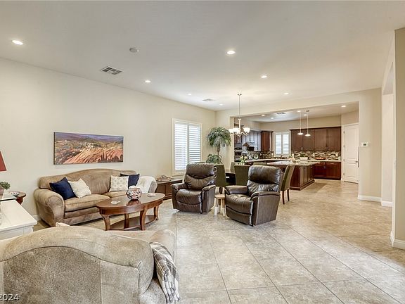 5th image of 10138 Emerald Sunset Ct