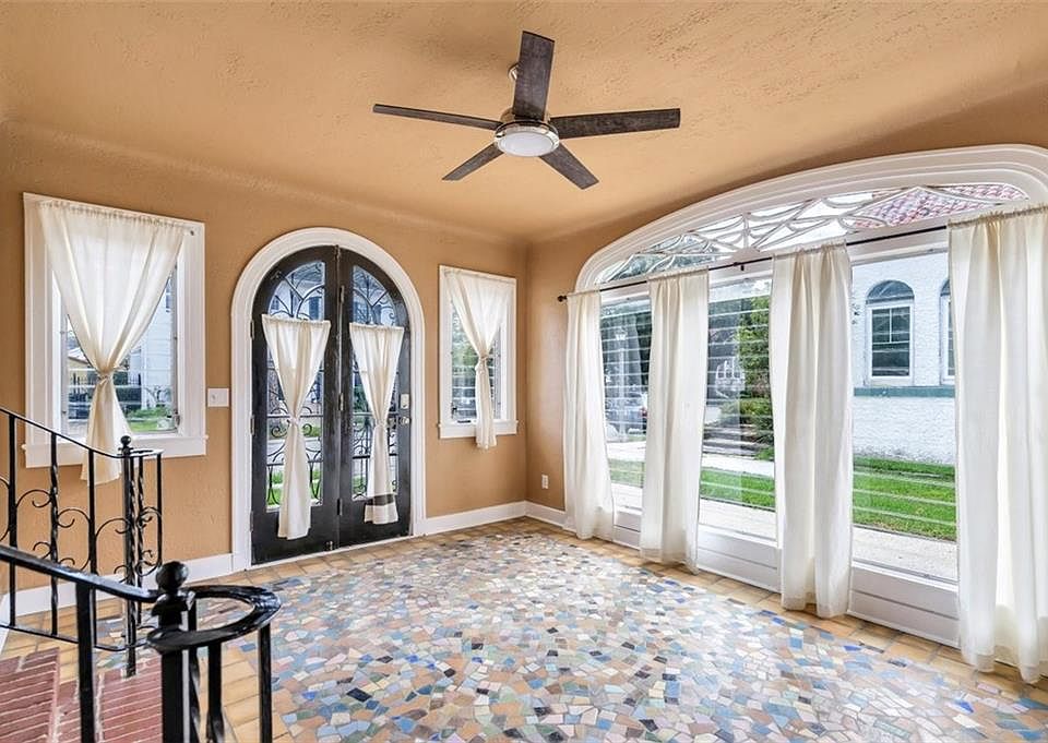 82 Versailles Blvd, New Orleans, LA 70125 Zillow