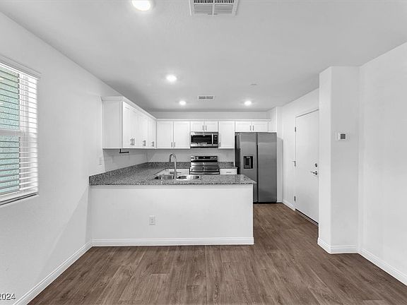 4th image of 2709 Yellow Blaze Way #4