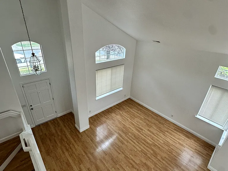 5753 W Bedford Ave — Photo 13