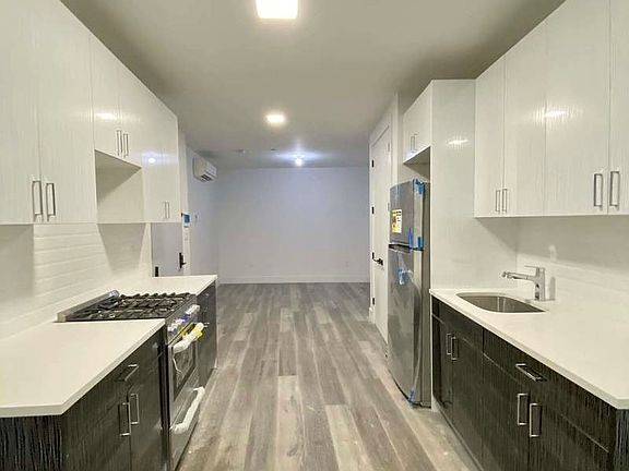 3rd image of 440 Wythe Ave #301
