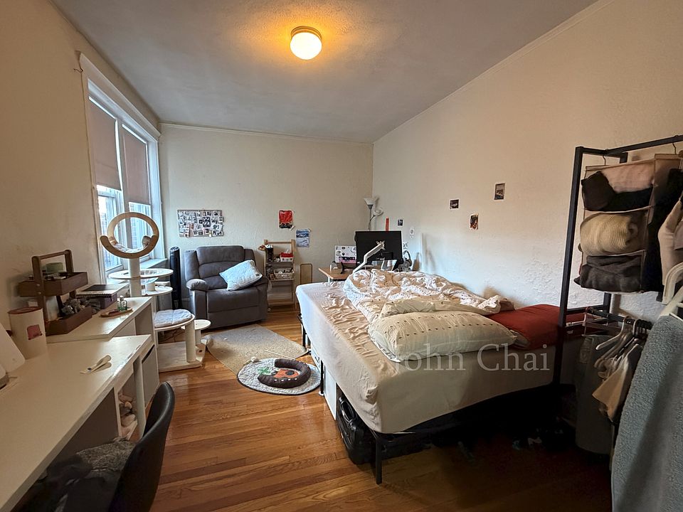 1st image of 1800 Commonwealth Ave APT 35