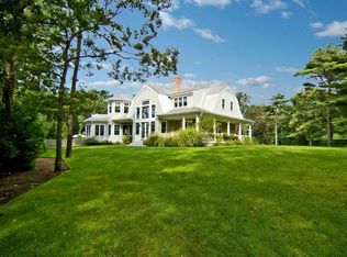 2 Sandacres Ln, Quogue, NY 11959