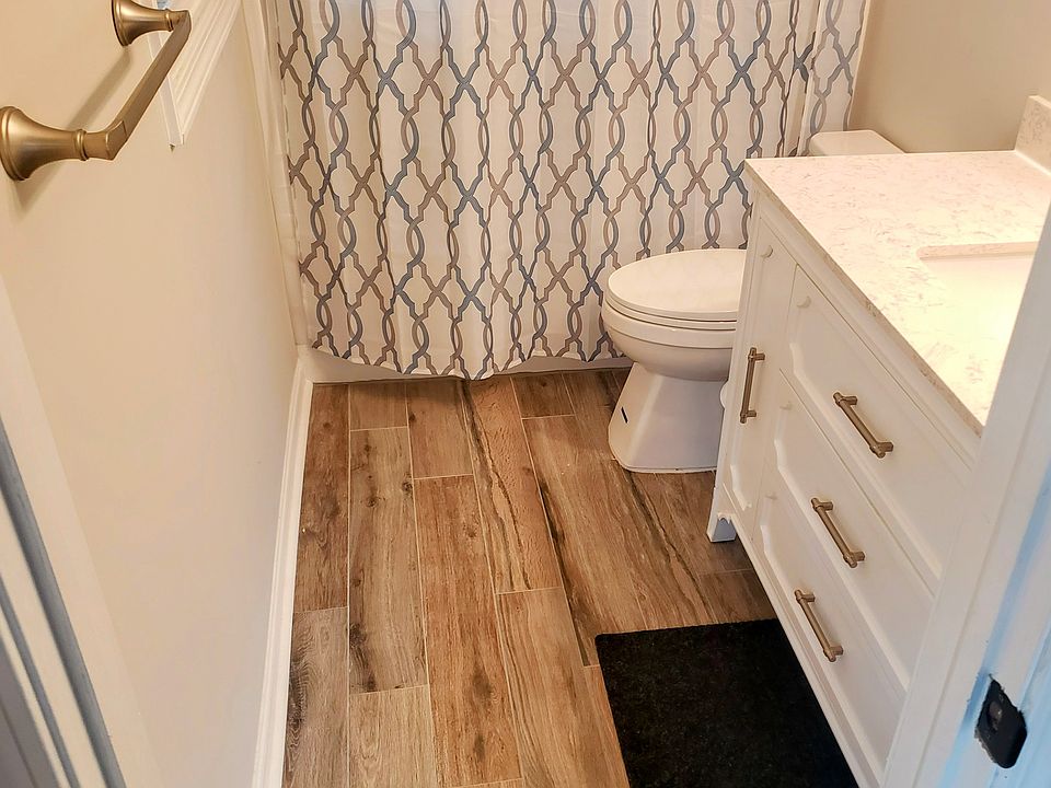 2nd image of 1196 Oak Rd #1B