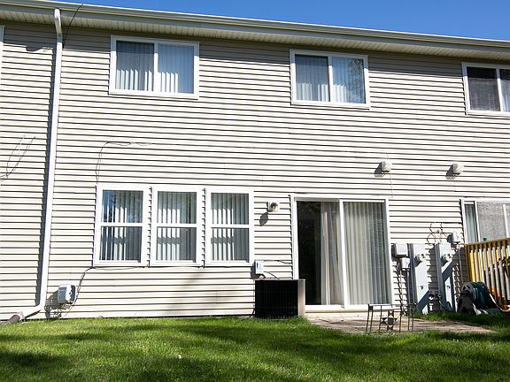 3rd image of 203 Sycamore Dr