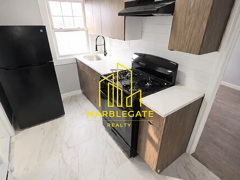 145 Vermont Ave #33 — Photo 2