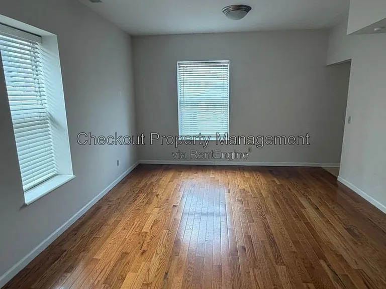 5531 Pershing Ave #32 — Photo 17