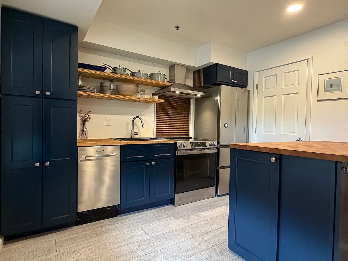 2 bed, 709 sqft, $2,600 — Photo 3
