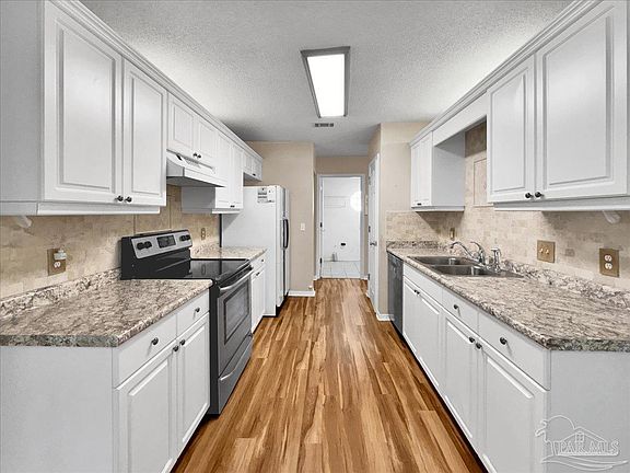 4th image of 1029 Wonderwood Ct