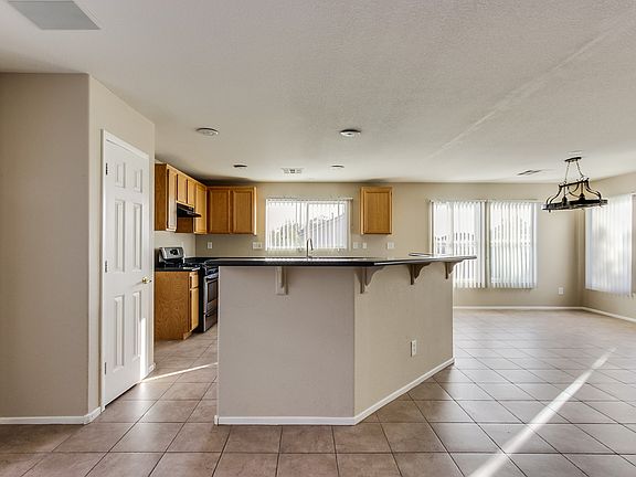 4th image of 5029 Whistling Acres Ave