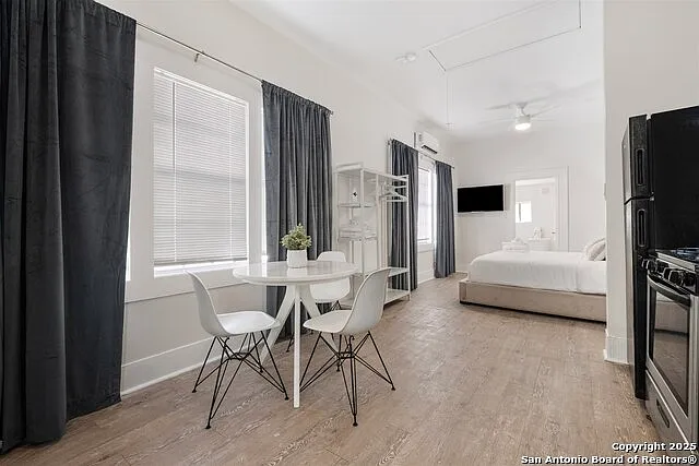 302 E Cevallos #2 — Photo 2