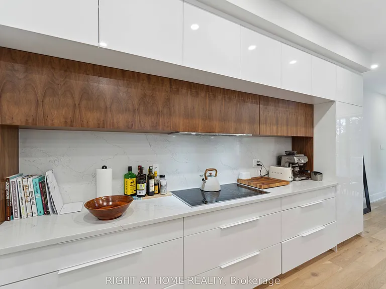187 Carleton Ave — Photo 13