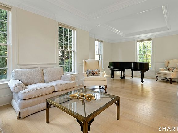4th image of 30 Richmond Hill Road