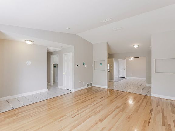 3rd image of 3665 Mosswood Dr