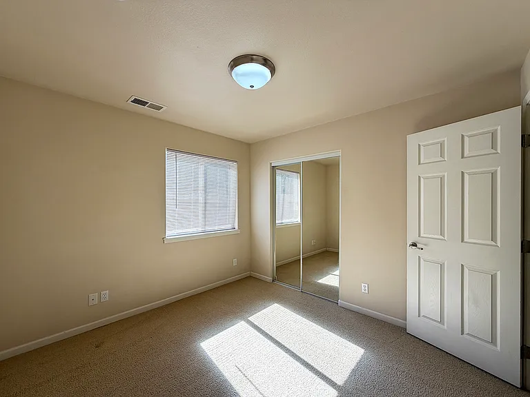 1243 N Park Ln — Photo 12