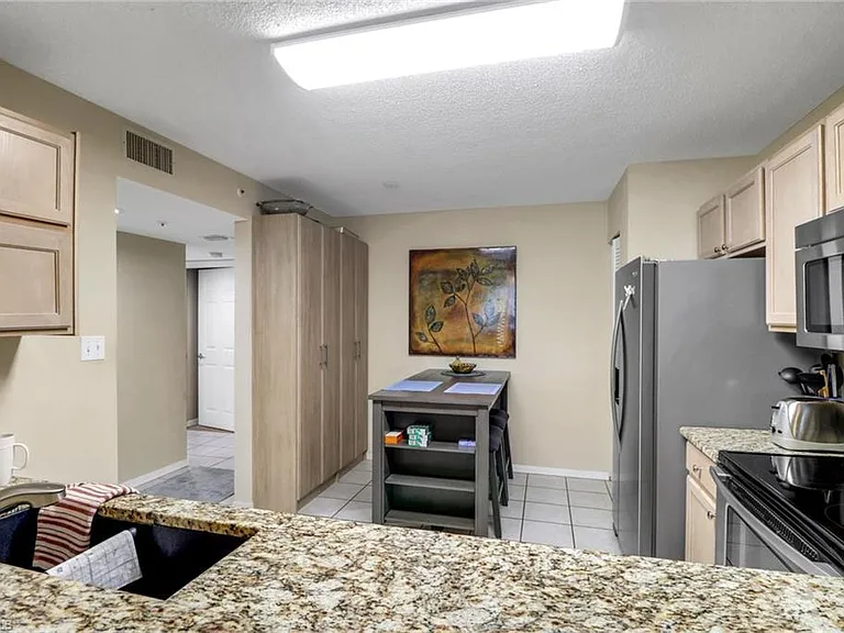 9901 Sunset Cove Ln #226 — Photo 12