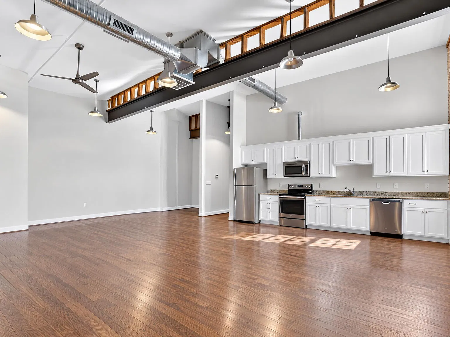 1 bed, 1.0 bath, $950 — Photo 3