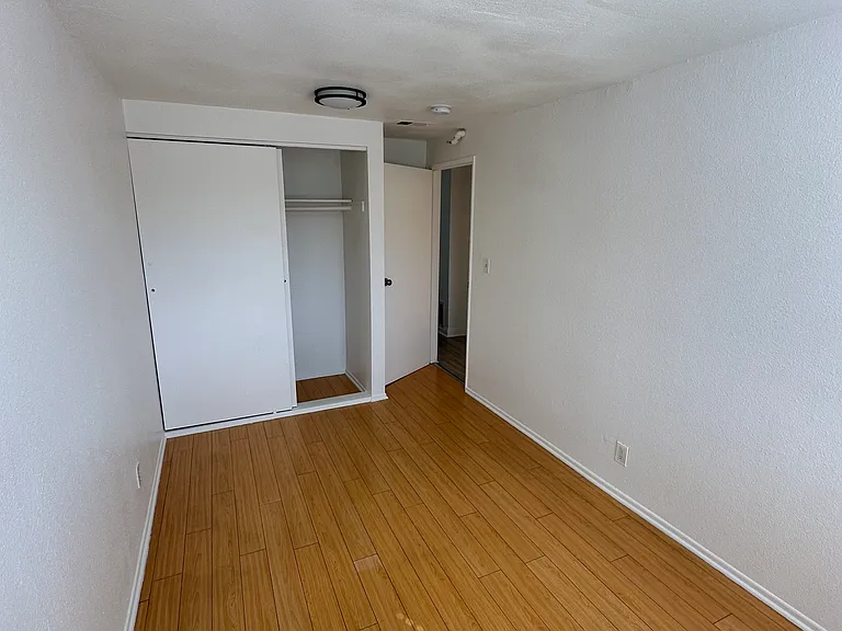 1111 Sunvue Pl #8 — Photo 8