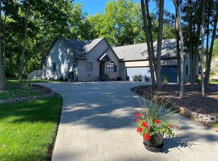 13268 Harborview Dr, Linden, MI