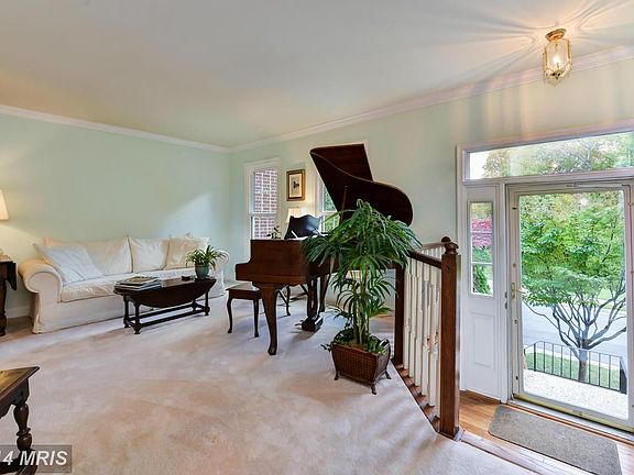3rd image of 6873 McLean Province Cir