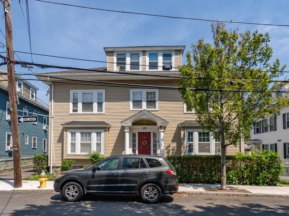 33 Harbor St, Salem, MA 01970
