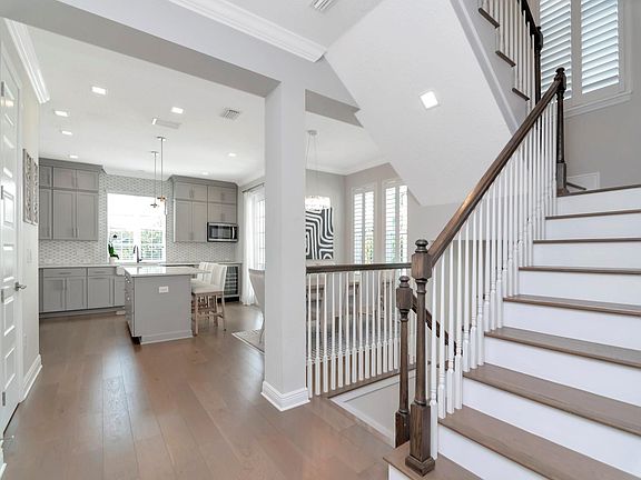 5th image of 405 Melville #2