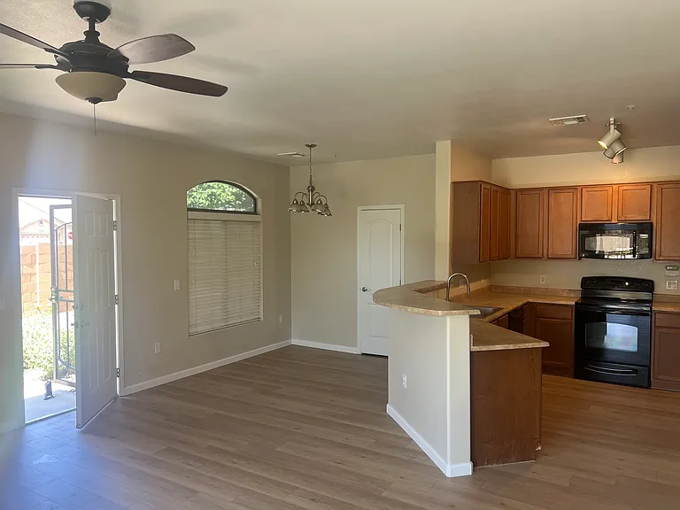 1350 S Greenfield Rd #1032 — Photo 3