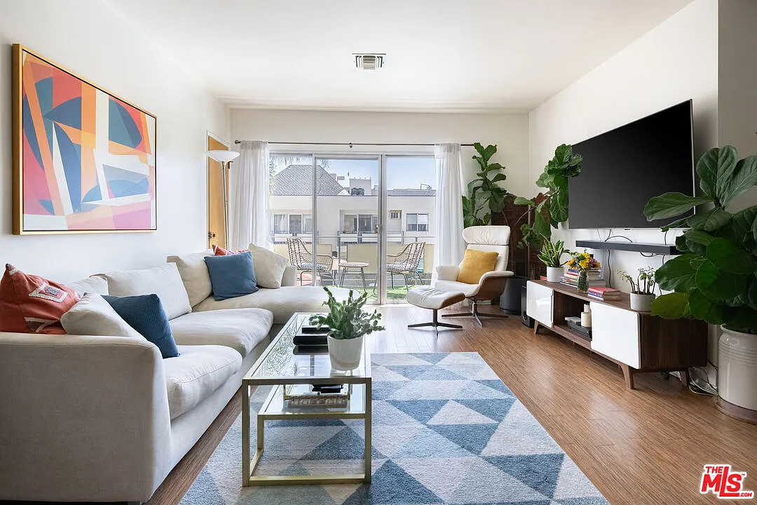 2 bed, 2.0 bath, 1022 sqft, $3,500 — Photo 1