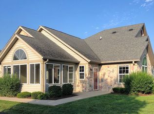 2042 Olmstead Dr, Woodstock, IL 60098