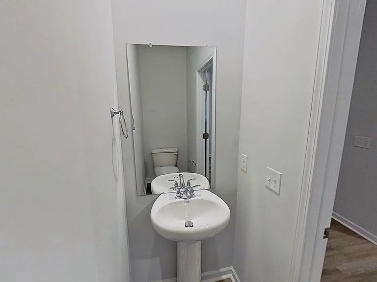 1095 Hanson Dr — Photo 11