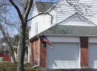 108 N Woodbury Ln, Lake Bluff, IL 60044