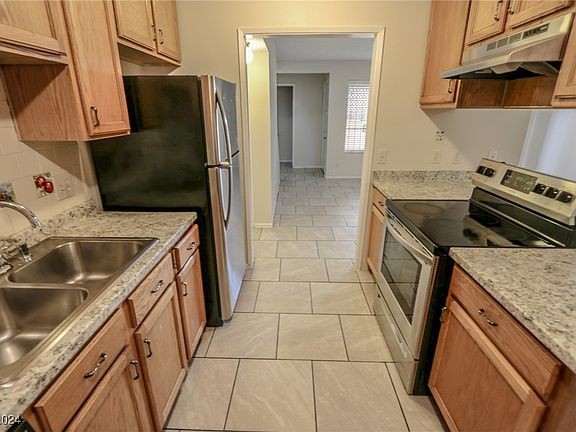 3rd image of 5062 Village Dr