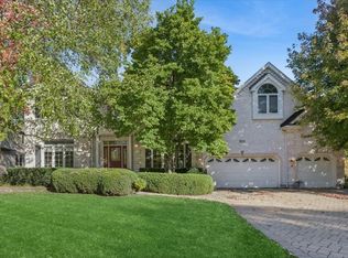 884 Twin Elms Ln, Batavia, IL