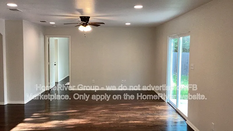 3 bed, 2.0 bath, 1496 sqft, $1,800 — Photo 4