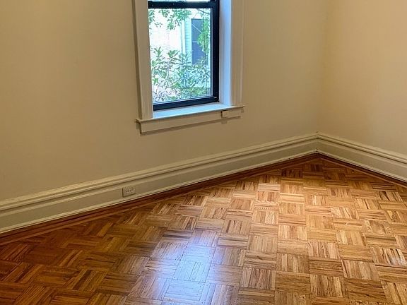 4th image of 327 Sterling Pl #Rr3b