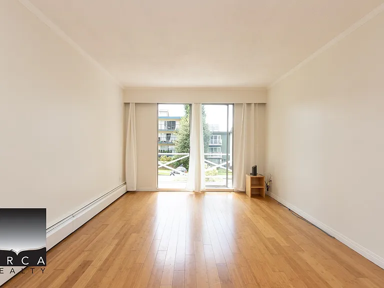 140 E 20th St #9 — Photo 13