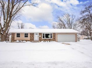 421 Slingerland Dr, Schaumburg, IL 60193