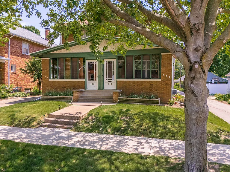 112 Warner St — Photo 1