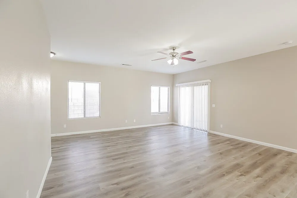 4 bed, 2.0 bath, 1678 sqft, $2,420 — Photo 3
