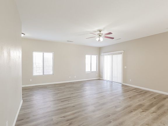 3rd image of 514 W Mountain View Dr