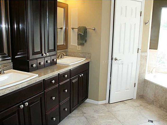 5th image of 1462 Royal Cir