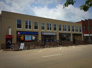 217 E Washington Ave APT F, Athens, TN 37303