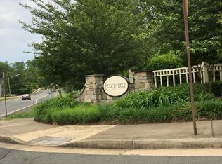 499 Foxridge Dr SW, Leesburg, VA