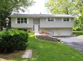 8824 Country Ln, Troy, IL 62294