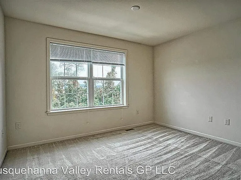 16 Dougherty Dr — Photo 2