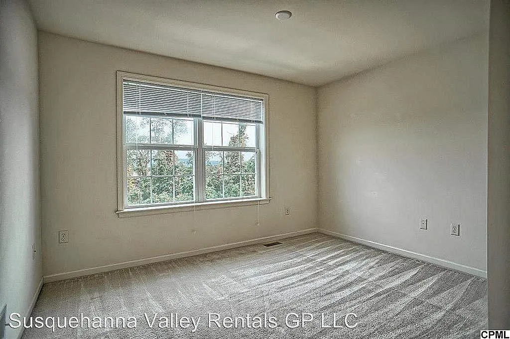 Building Photo - 16 Dougherty Dr