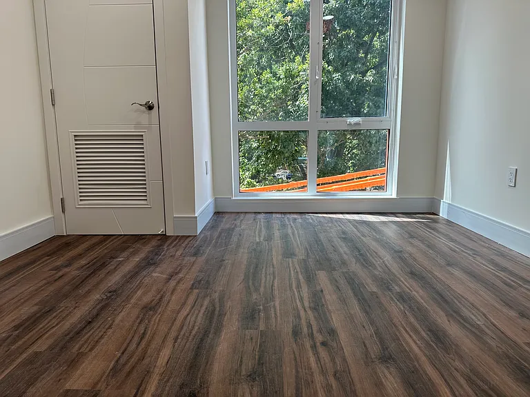 4910 Spruce St #401 — Photo 10