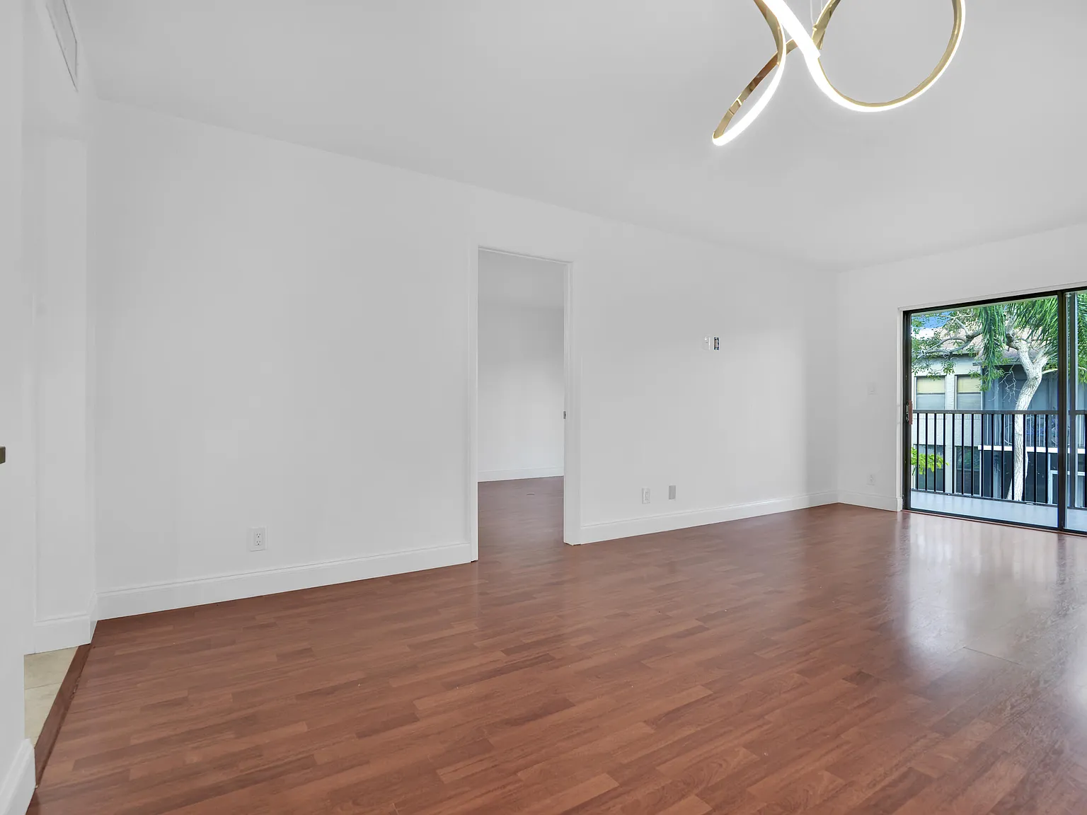 2 bed, 2.0 bath, 937 sqft, $2,300 — Photo 4